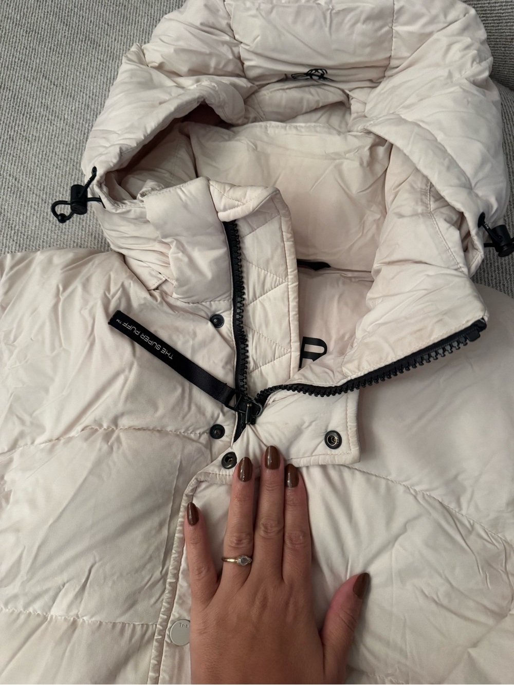 ARITZIA SUPERPUFF CLIMATTE IN MATTE PEARL - Picture 6 of 8